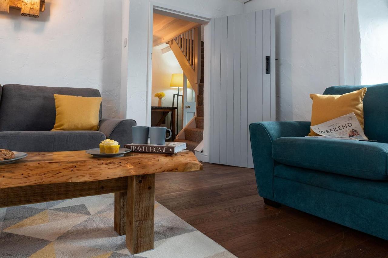 Farmhouse & Cottage At Geufron Farm - Dog Friendly Bryn-crug Bagian luar foto