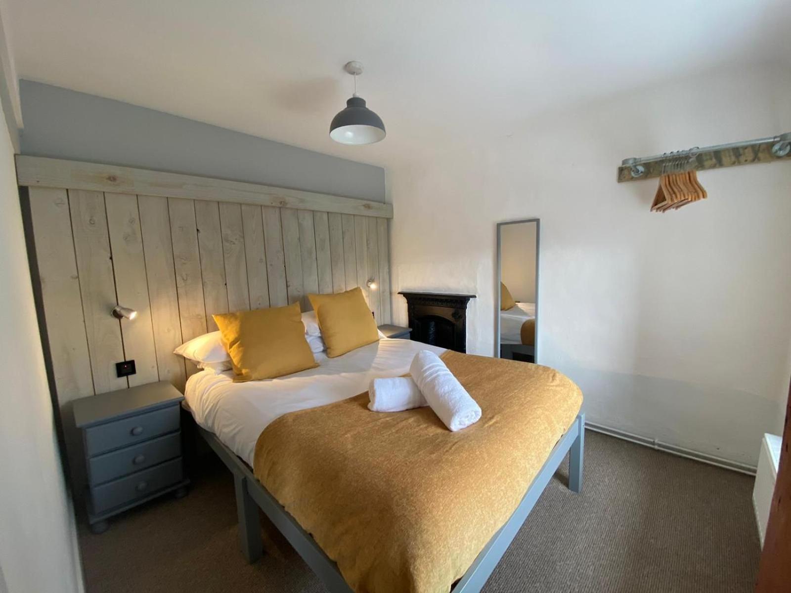 Farmhouse & Cottage At Geufron Farm - Dog Friendly Bryn-crug Bagian luar foto