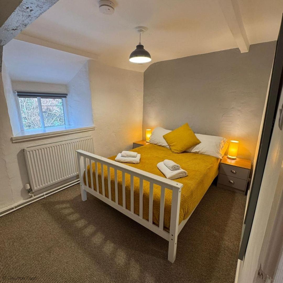 Farmhouse & Cottage At Geufron Farm - Dog Friendly Bryn-crug Bagian luar foto